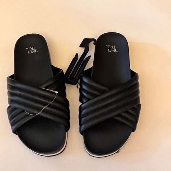 Time and Tru Women's Cross Strap Black Sandals  Sz 7 - Picture 11 of 13